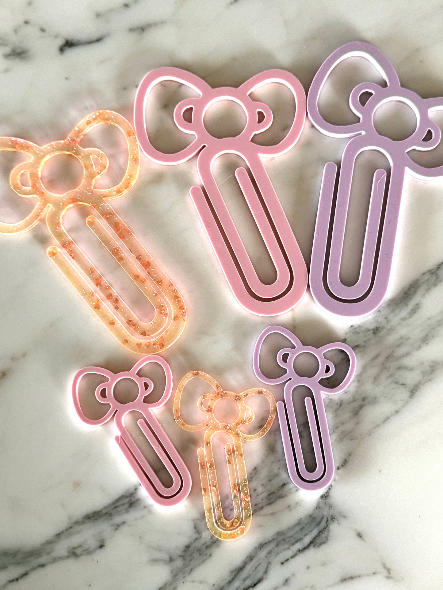 Hello kitty binder clip acrylic