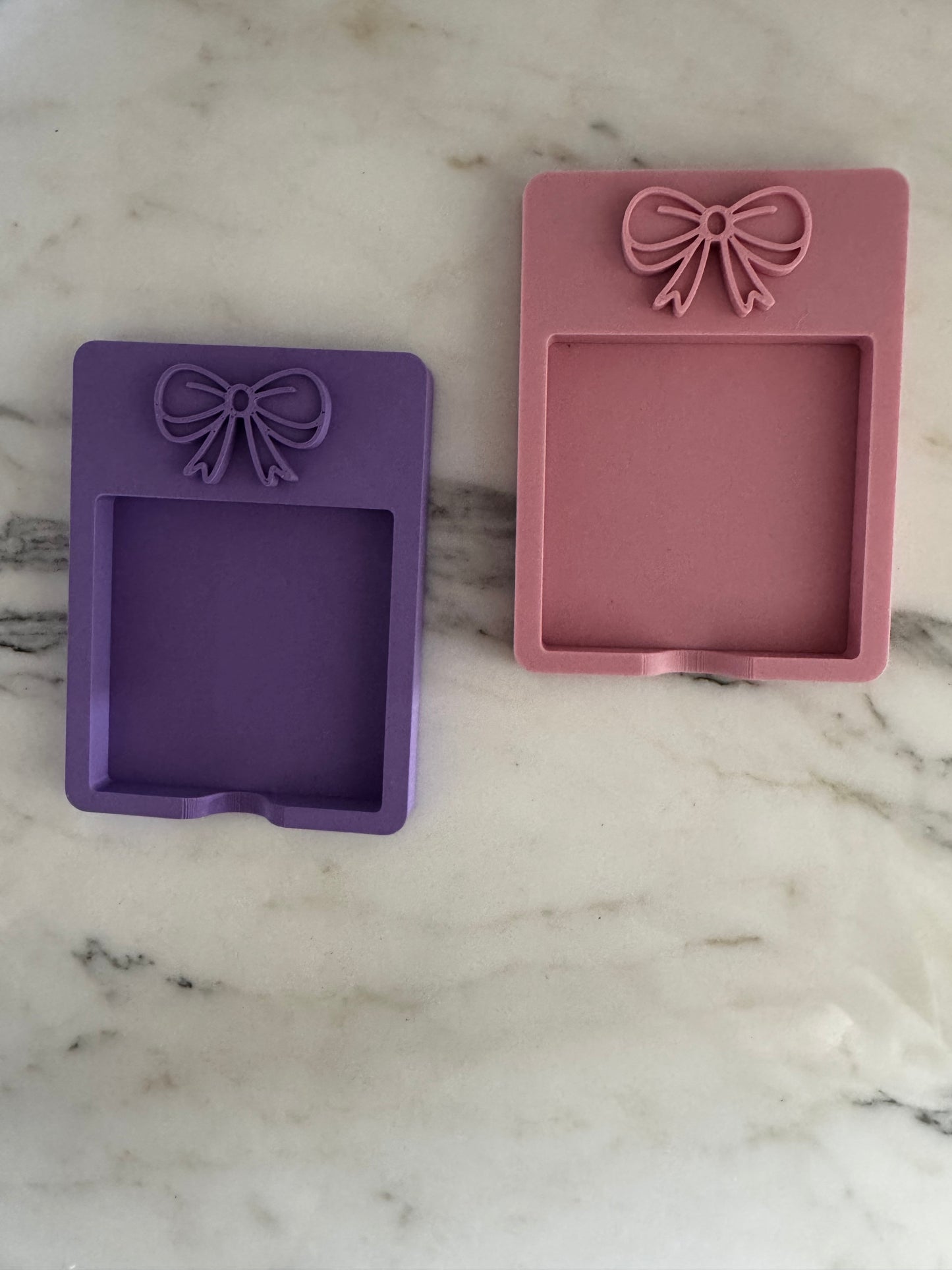 BOW Post it note holder